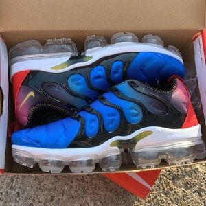 NEW! Air vapor max plus men’s size 10